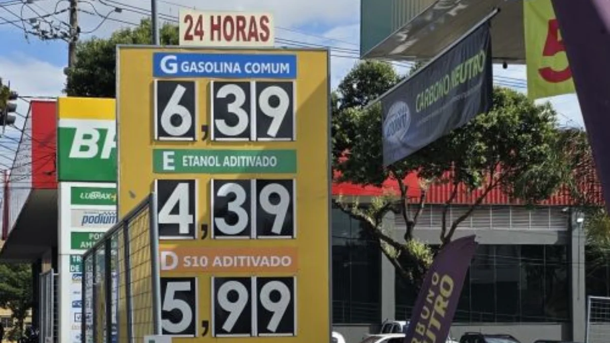 Governo aponta aumento indevido no preço da gasolina e cobra fiscalização em Minas
