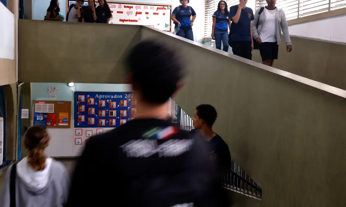 Escolas do Rio terão programa para prevenir violência contra meninas