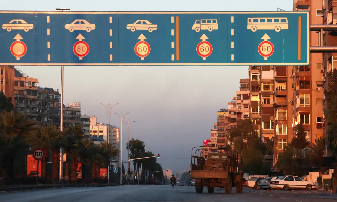 Futuro da Síria depende do fim de sanções dos EUA, diz enviado da ONU