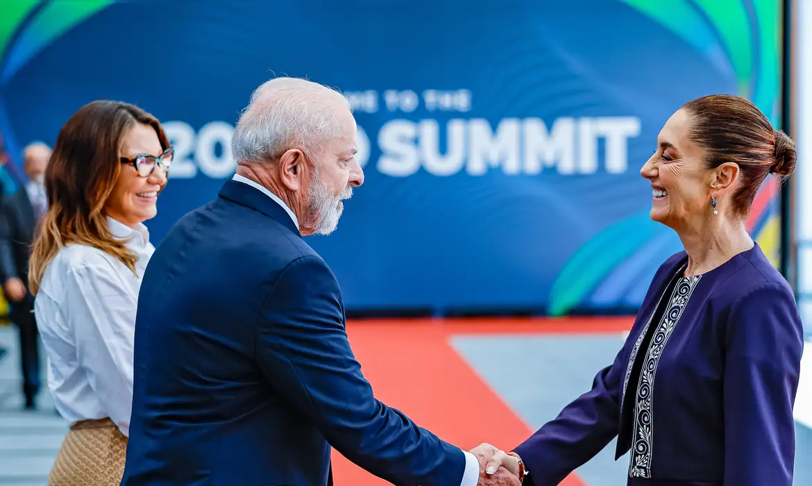 Lula propõe aprofundar relações econômicas e comerciais com o México