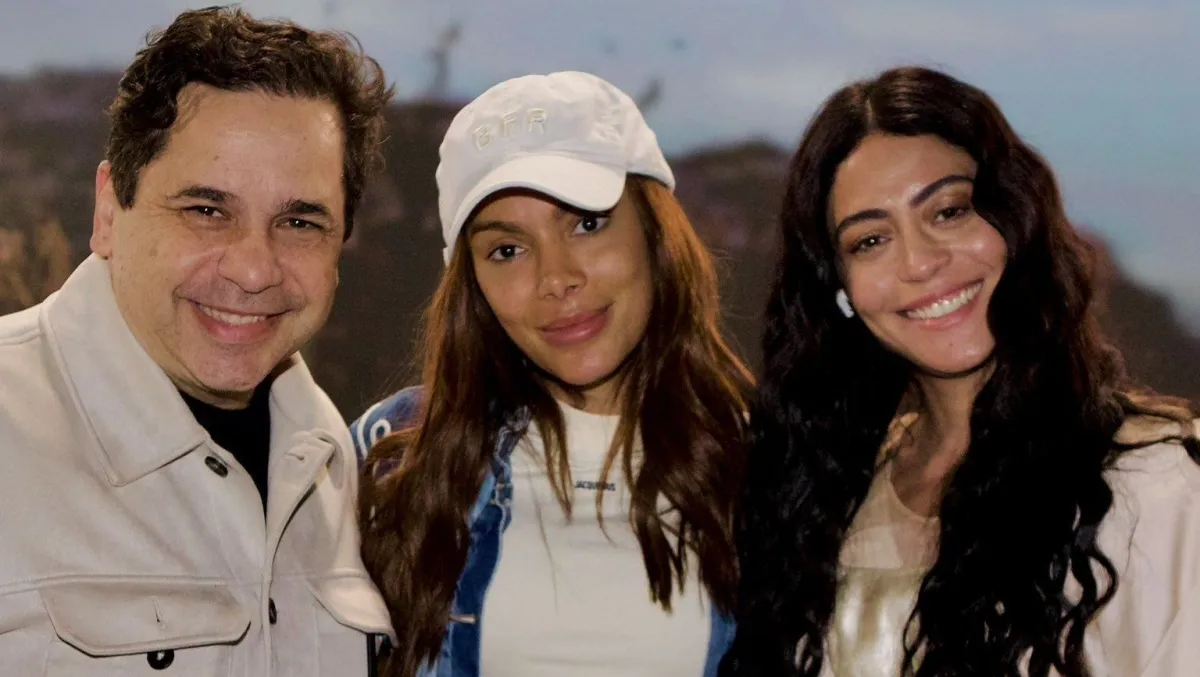 Anitta visita set de filmagens de "Nosso Lar 3": "Fã declarada"