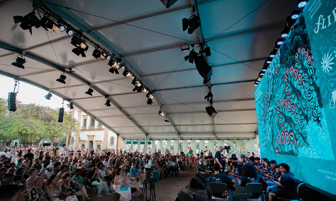 Flip terá Arnaldo Antunes na abertura e homenagem a Paulo Leminski