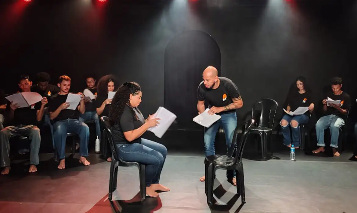 Projeto Nós do Morro leva leituras teatrais à comunidade do Vidigal