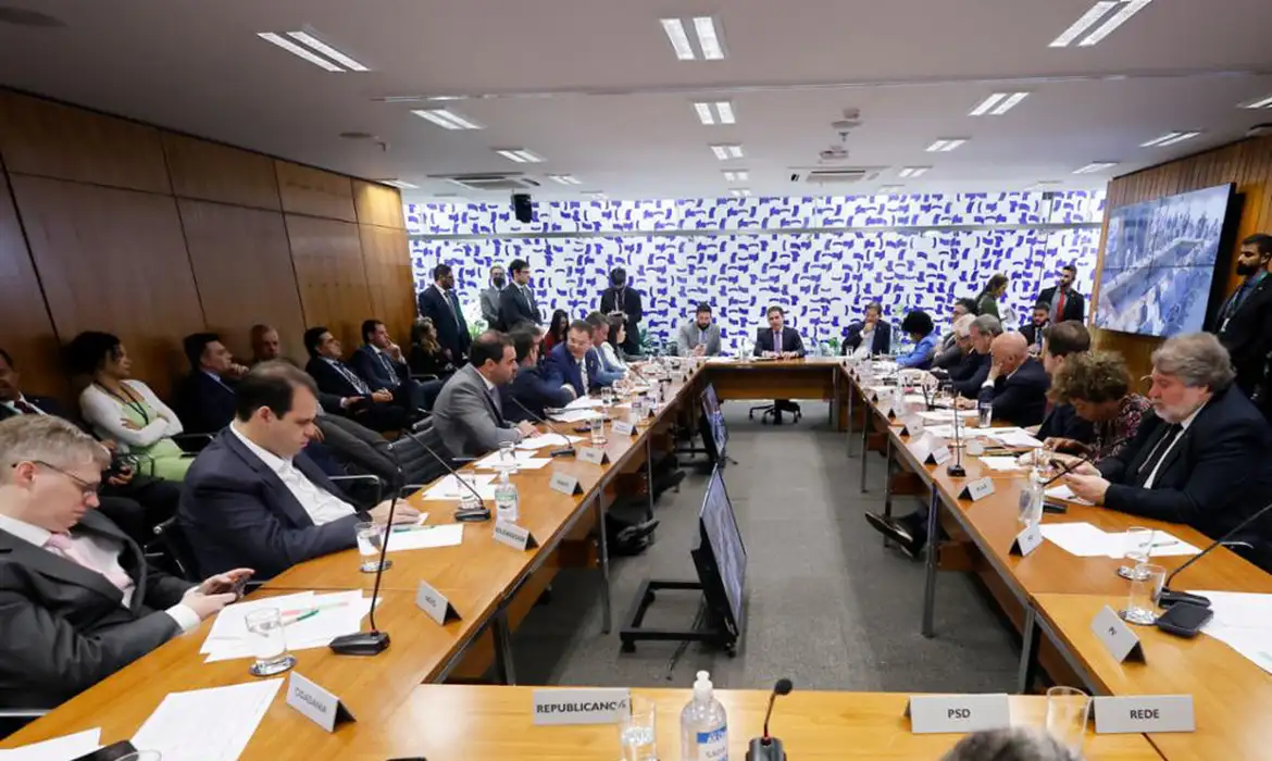 Câmara apresenta texto sobre adultização infantil nas redes em 30 dias