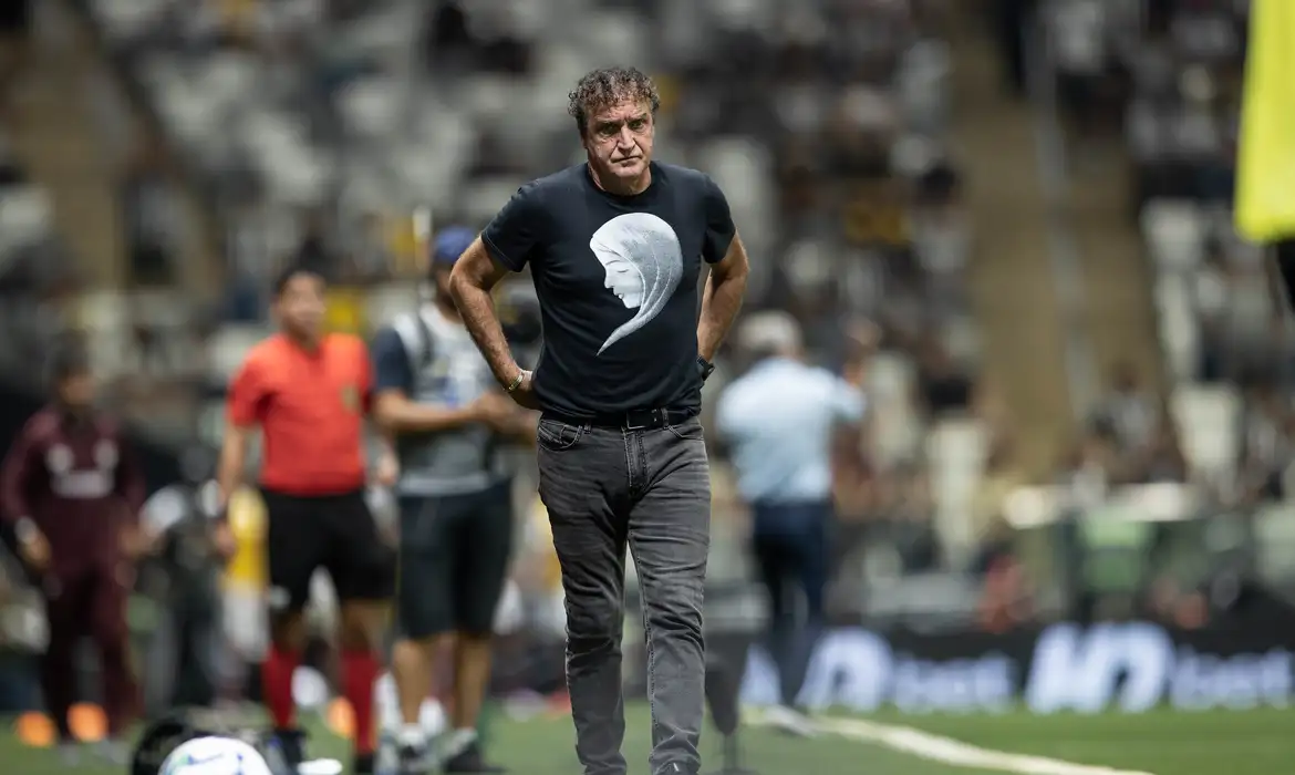 Atlético-MG anuncia saída do técnico Cuca, oito meses após contratação