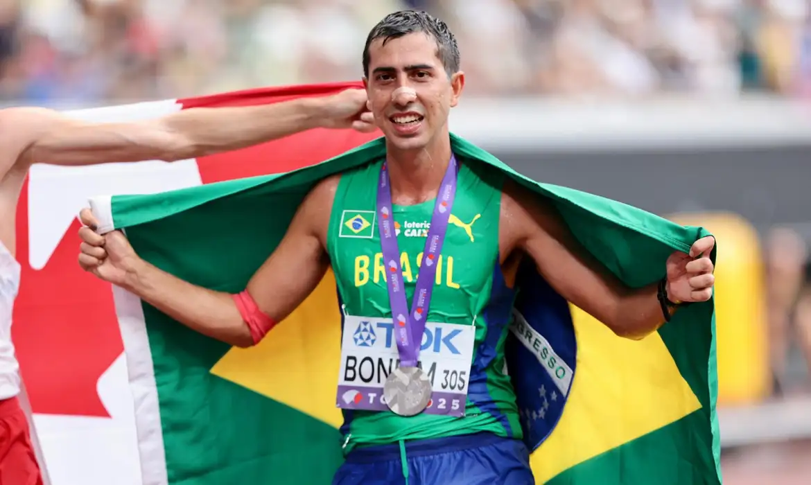 Caio Bonfim é prata na prova de 35 km do Mundial de Atletismo